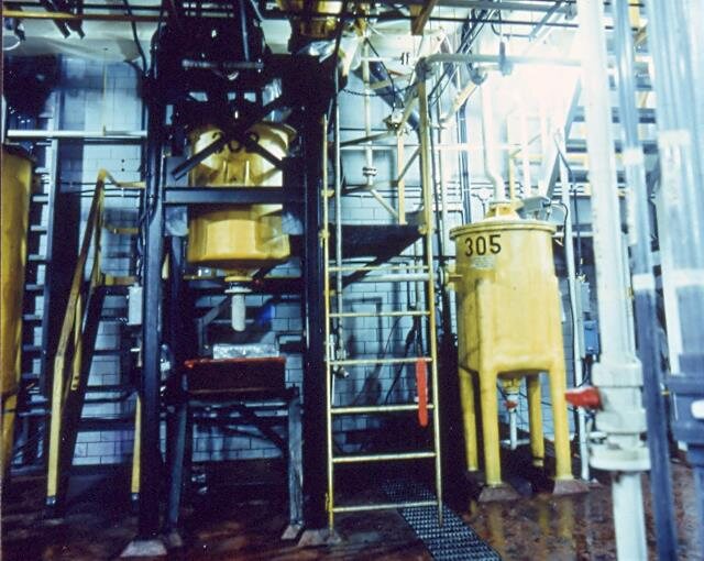 Process vessels and platforms in the refinery
